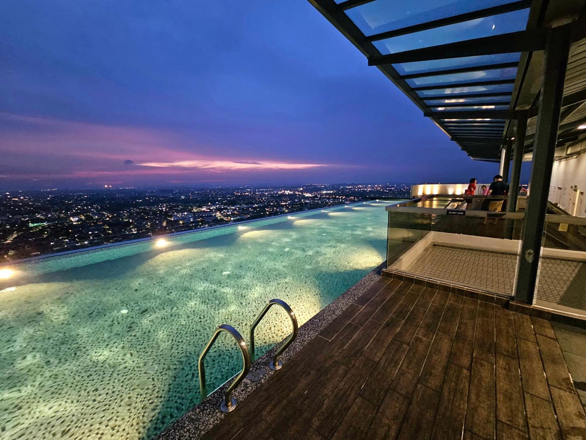 Quartz Residence - Melaka Exteriör bild