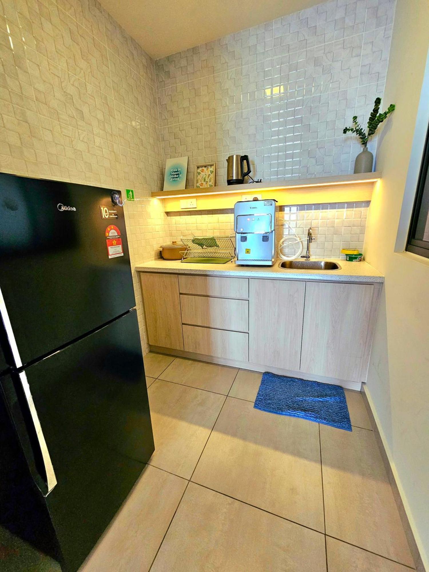 Quartz Residence - Melaka Exteriör bild